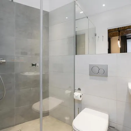 Level -1 Loft Center By Renters