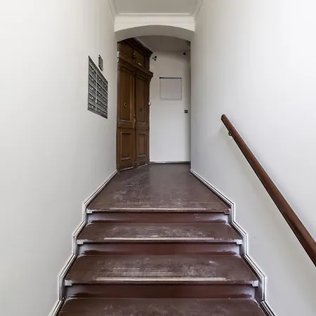 Level -1 Loft Center By Renters Appartamento