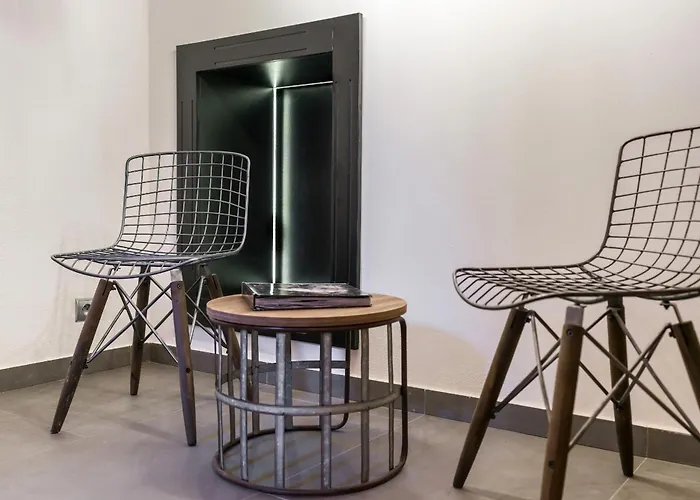 Level -1 Loft Center By Renters